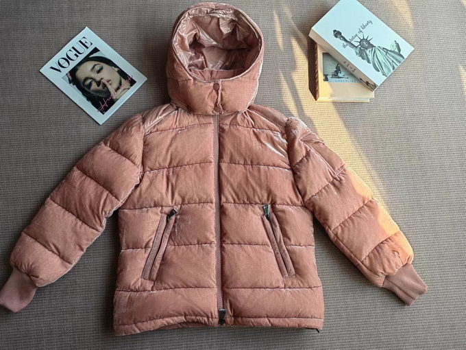 Moncler Down Jacket Wmns ID:20221026-89